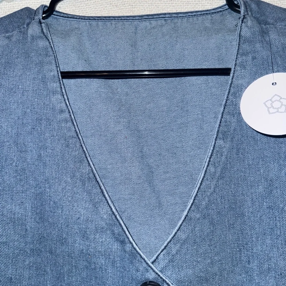 Light‎ Blue Denim Button-Up Vest with Floral Tag